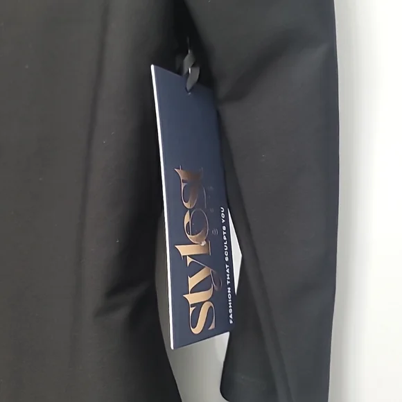 Black Long Sleeve One Piece Swimsuit - Picture 9 of 11